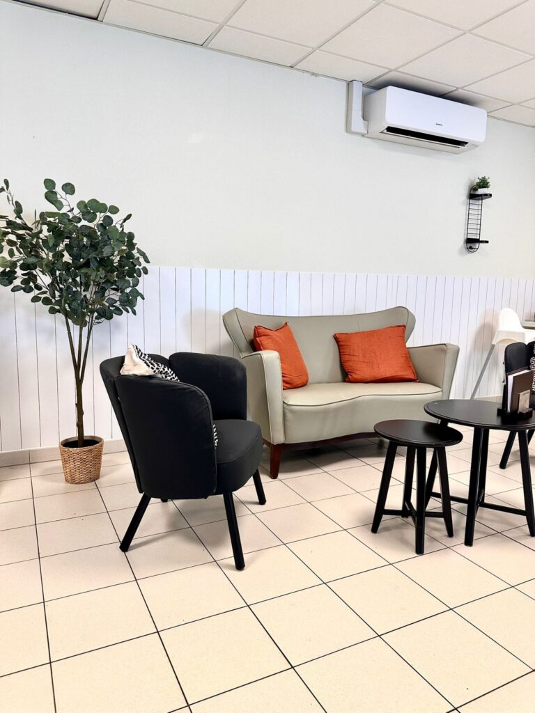 Interieur in Eyckenborgh, Gooik