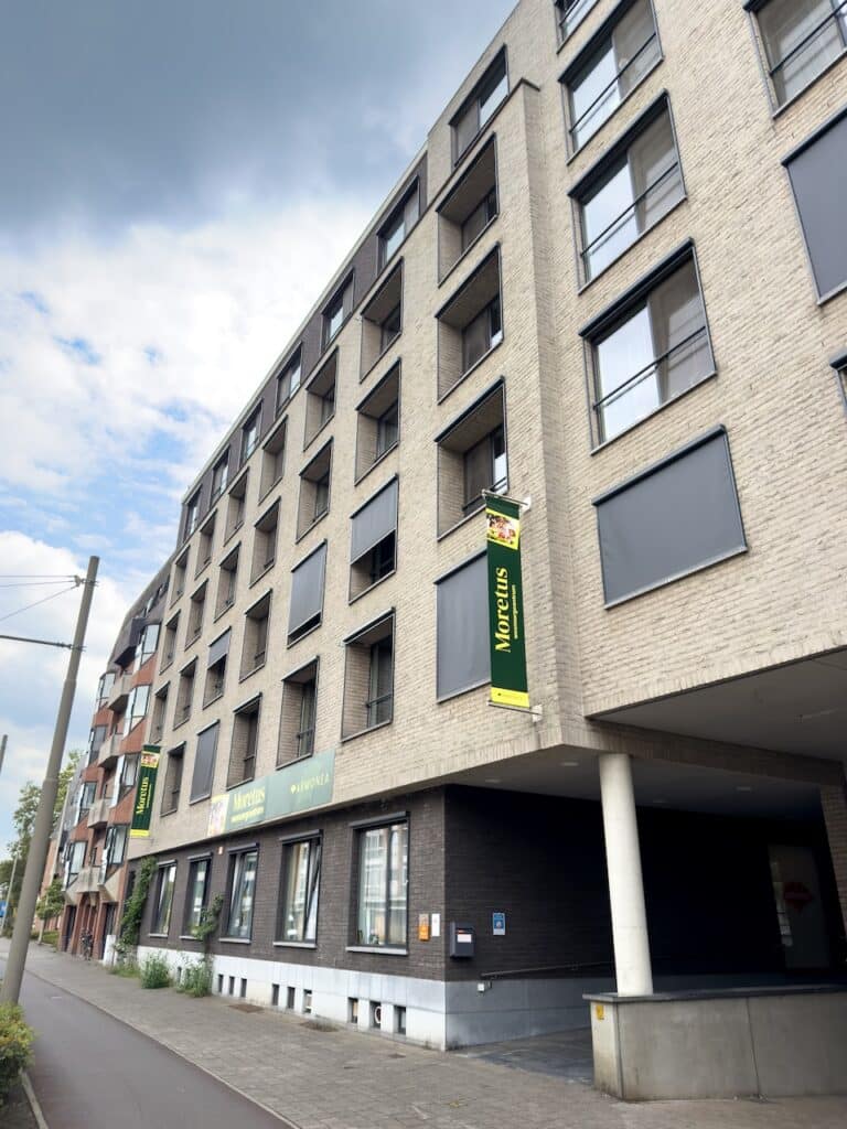 Exterieur in Residentie Moretus, Berchem