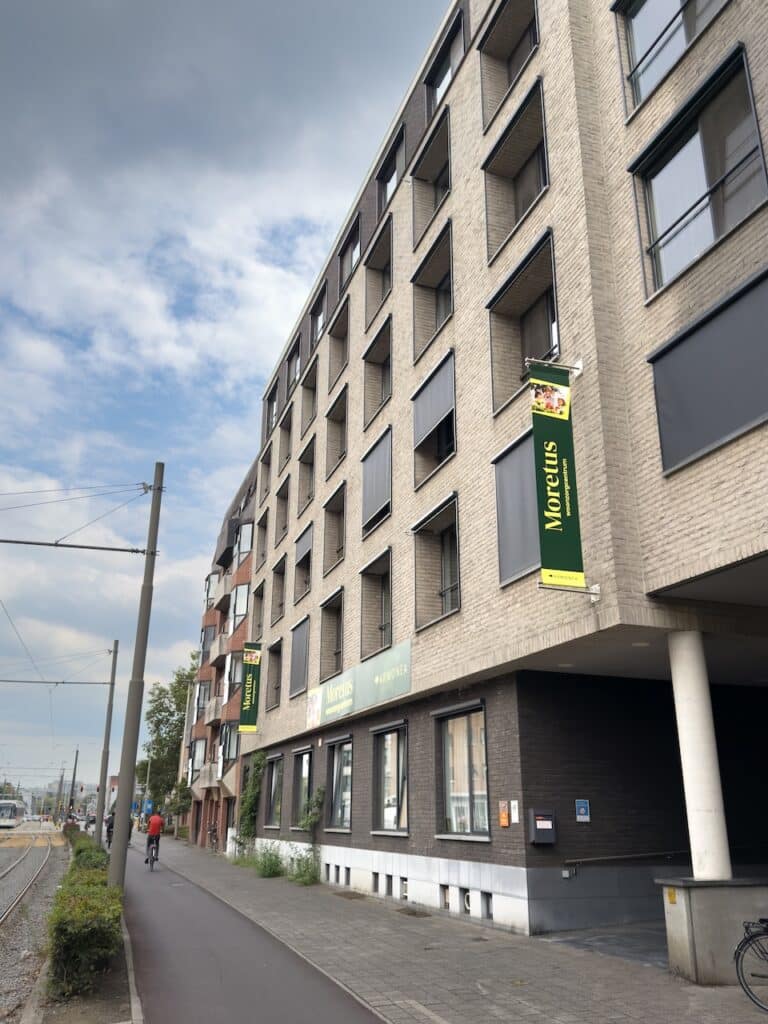 Exterieur in Residentie Moretus, Berchem