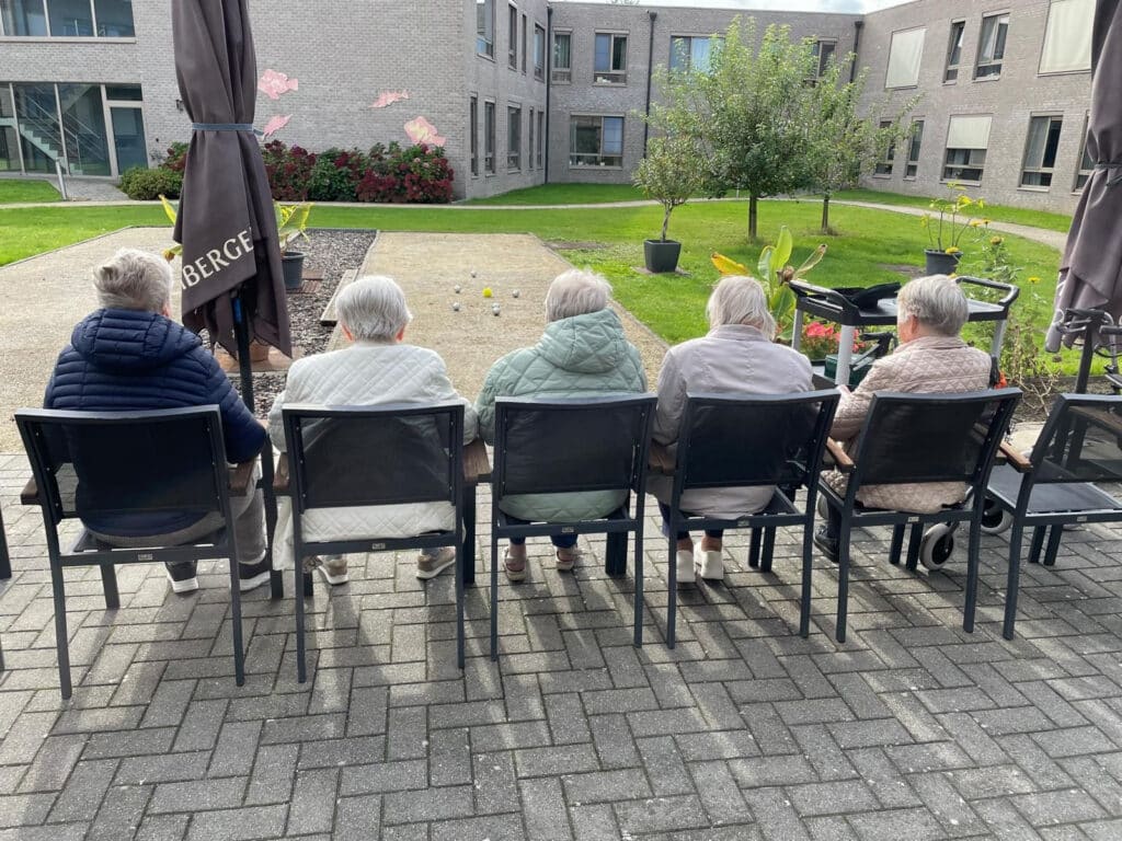 Dagelijks leven in De Notelaar, Olen
